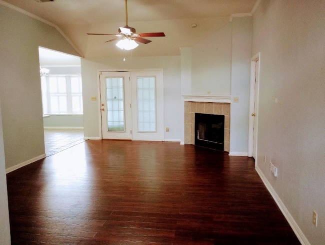 Photo - 7996 Blue Bonnet St