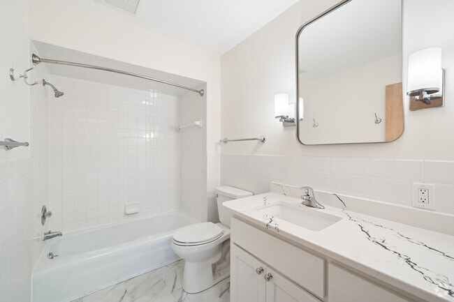 3 habitaciones, 1.5 baños - 1350 pies cuadrados - Segundo baño