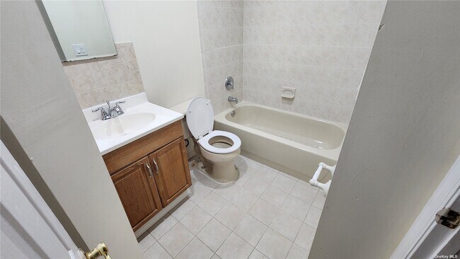 Photo - 82-44 Country Pointe Cir