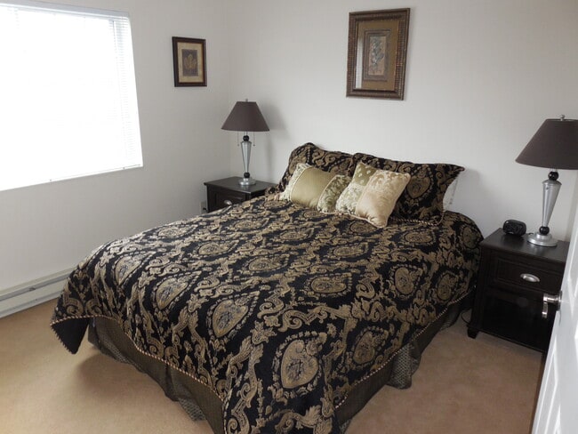 Floor Plan C - Bedroom - Autumn Ridge