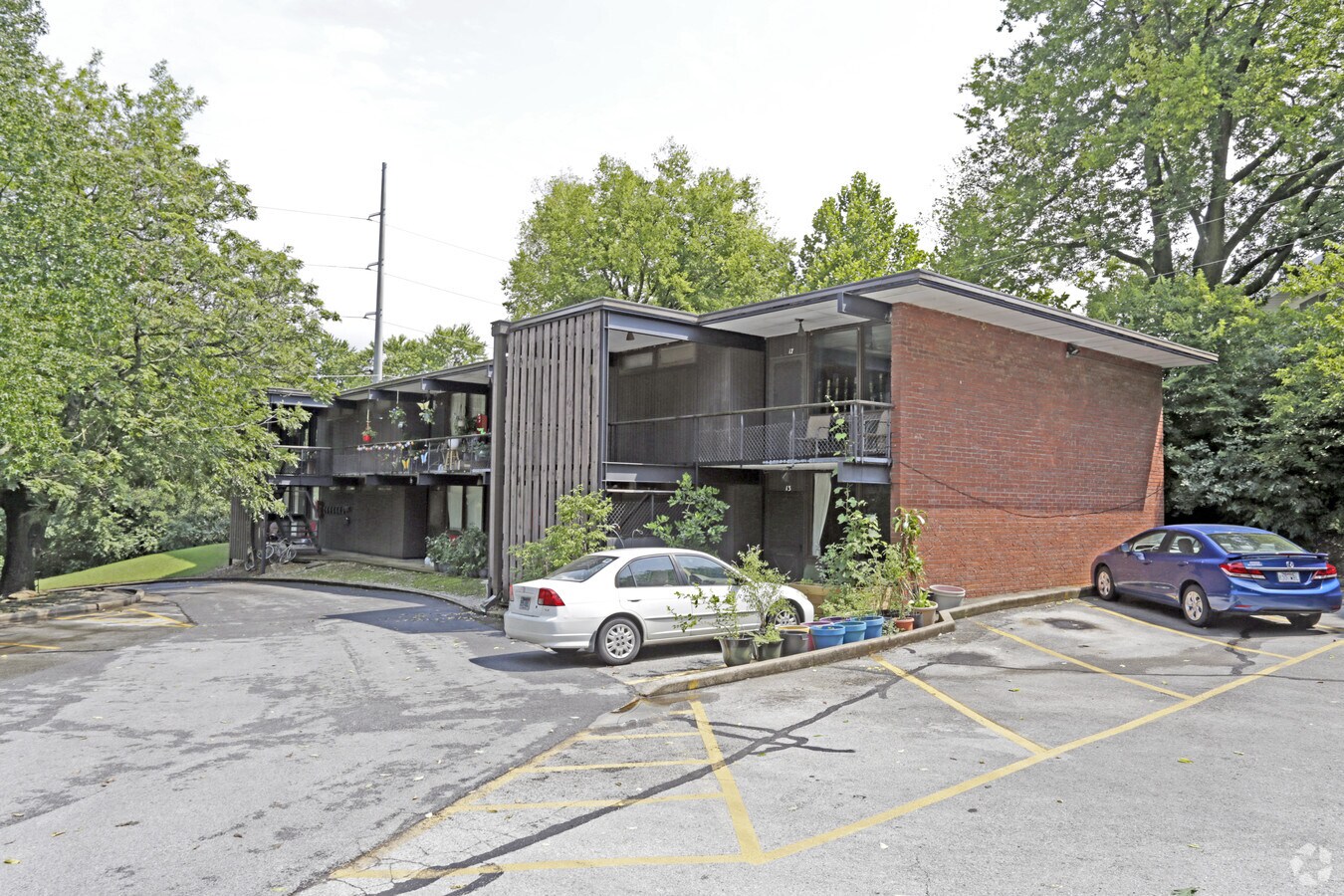 Photo - Beverley Manor Apartments