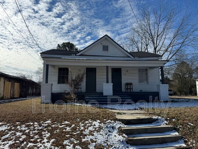 Building Photo - 221 Willow St Rental