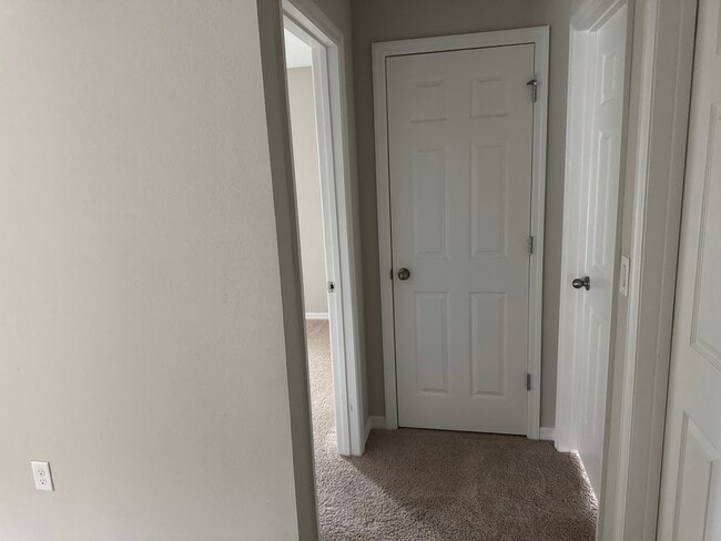 Building Photo - 14631 Brumby Ridge Ave