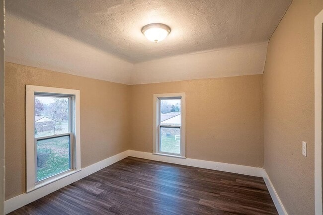 Photo - 4 Bedroom 1 Bath - Short term lease available contact for more information