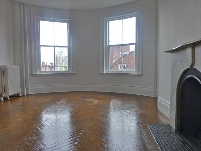 Photo - 180 Adams St Unit #403