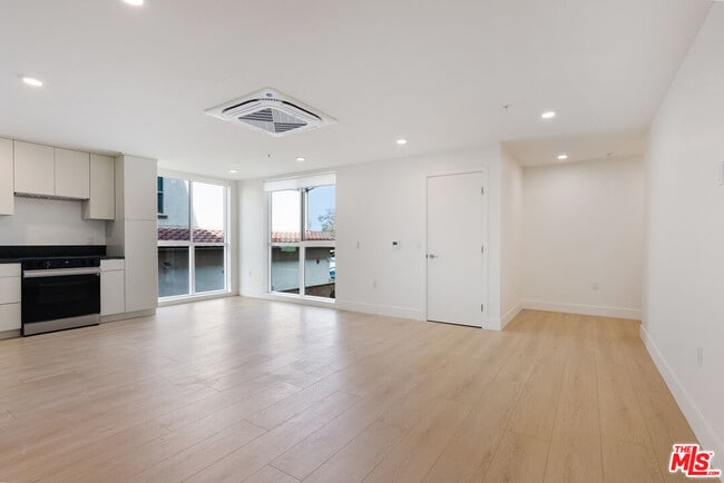 Photo - 8561 Belmont St Unit 4