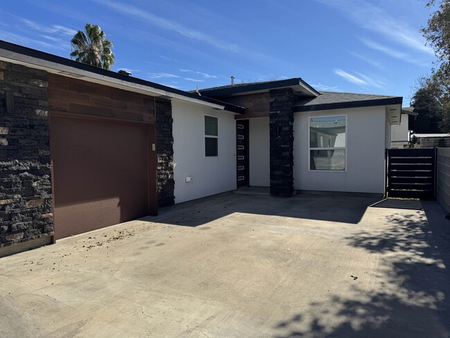 Photo - 3005 Kearney St Townhome