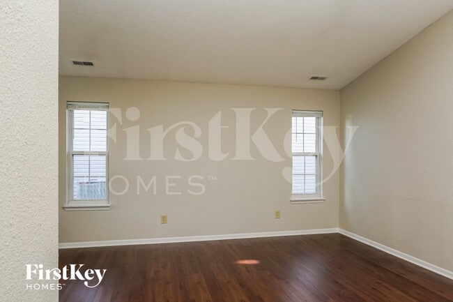 Photo - 1880 Long Lake Dr