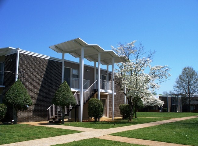 Building Photo - Imperial Gardens Rental