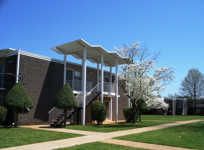 Imperial Gardens - Imperial Gardens Apartments