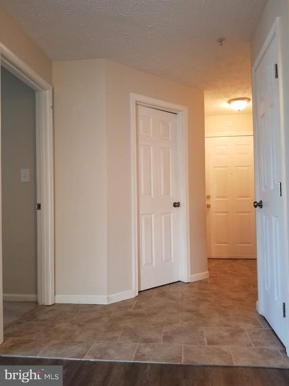 Building Photo - 696 Winding Stream Way Unit 204