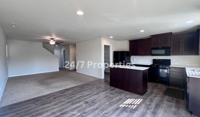 Photo - Magnificent 4BD I 2.5BA Molalla Home