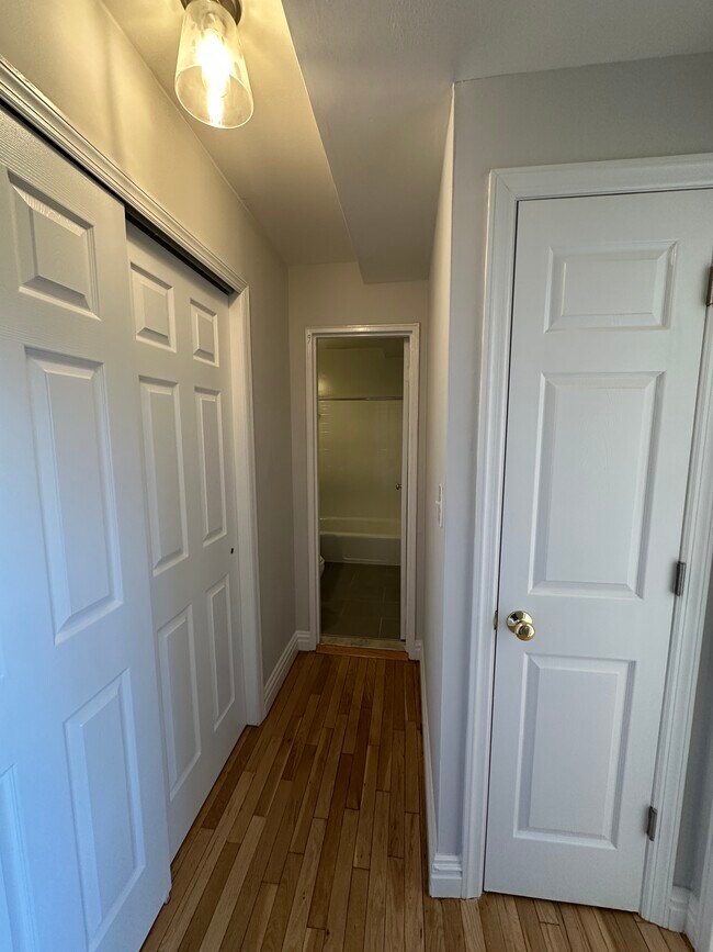 Photo - Scott Court Apartments