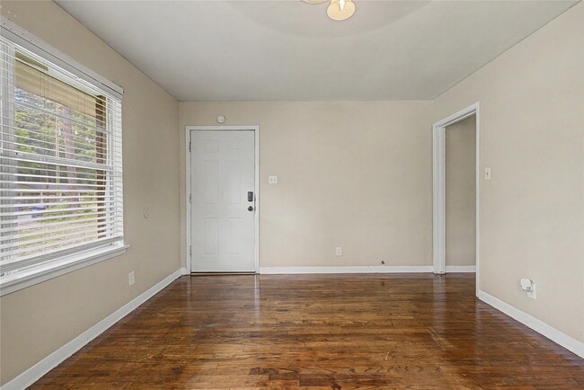 Photo - 802 Cline St