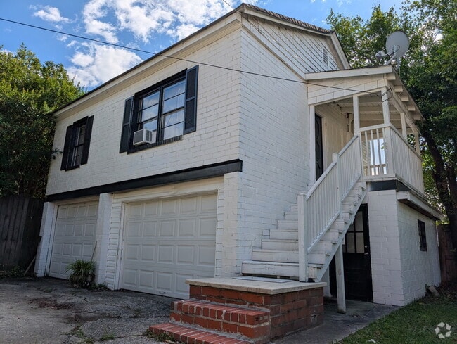 Building Photo - 107 N 6th St Rental