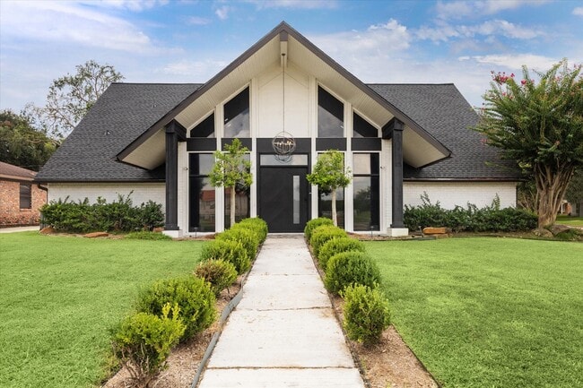 Building Photo - 6243 S Braeswood Blvd