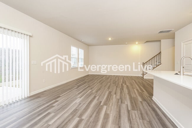 Photo - 5597 Hydrangea St