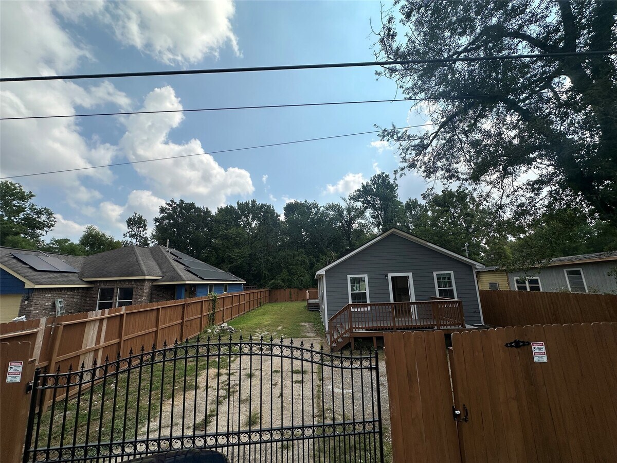 Photo - 5910 E Houston Rd