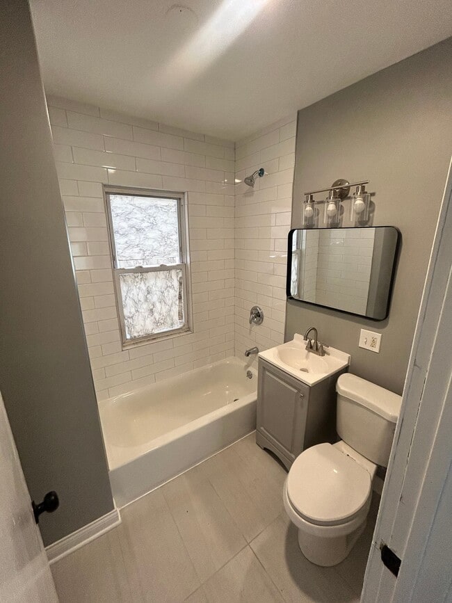 Photo - 1620 N Laramie Ave