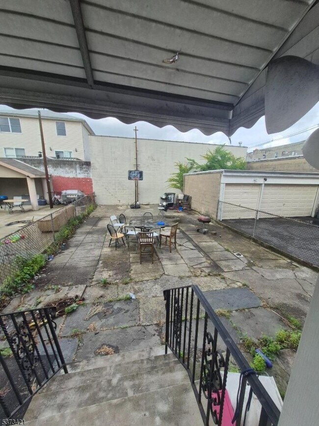 Photo - 126 Main St