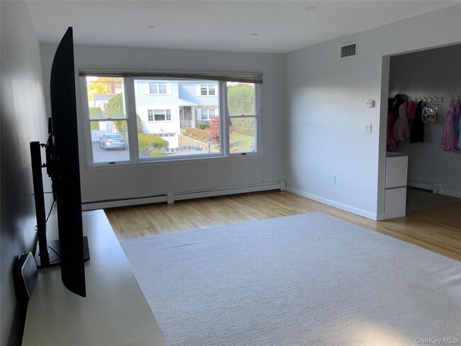 Photo - 106 Madison Rd