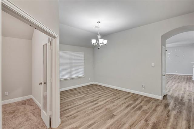 Photo - 525 Redbud Dr