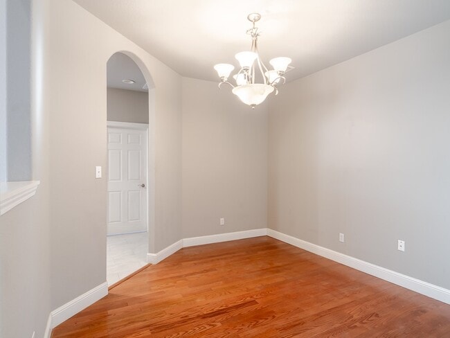 Photo - 13 Bobwith Ln
