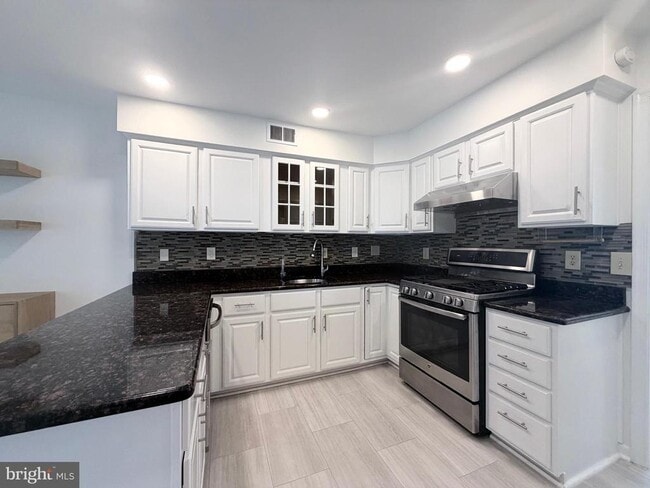 Photo - 7418 Crestberry Ln
