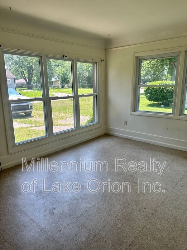 Photo - 325 E Sheffield Ave Unit A