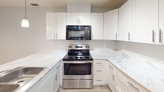 Photo - 10101-10101 101 Ave Unit 204