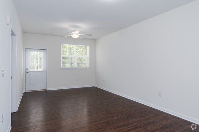 2BR, 2BA - 974SF - Weston Willows