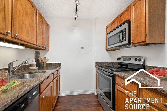 Building Photo - 100 W Chestnut St Unit 2108 Rental