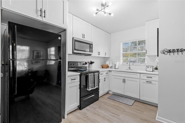 Photo - 2819 Marconi St