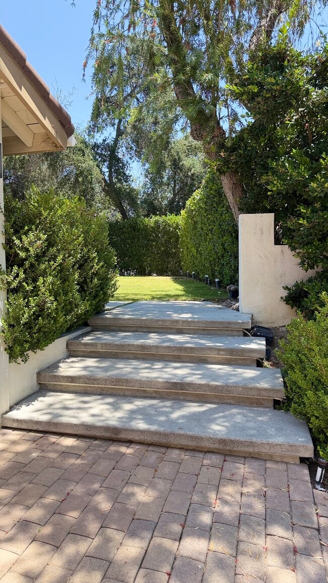 Photo - 1385 Greenmont Dr