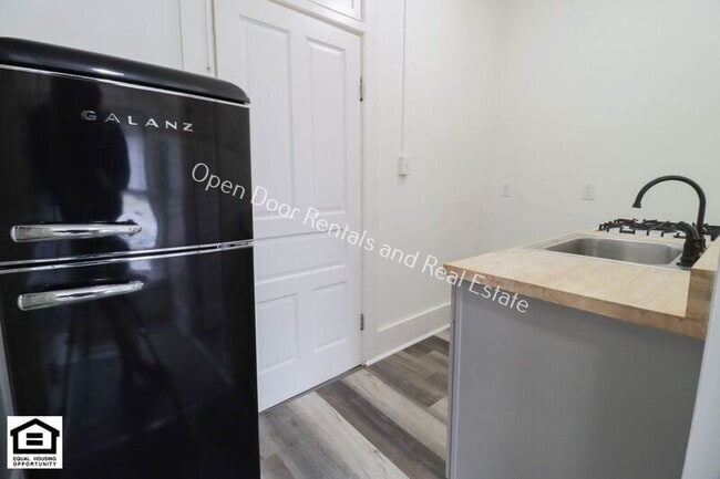 Photo - 1101 Lake Ave Unit Apt 3