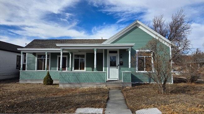 Photo - PET FRIENDLY 3 BEDROOM, 2 BATHROOM, DOWNTOWN LOCATION!