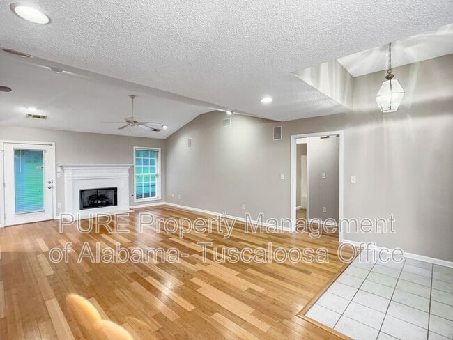 Photo - 3108 Wisteria Ln
