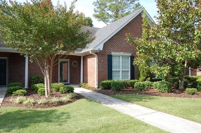 Building Photo - 3 miles to Wrightsville Beach! 1 Block fro...