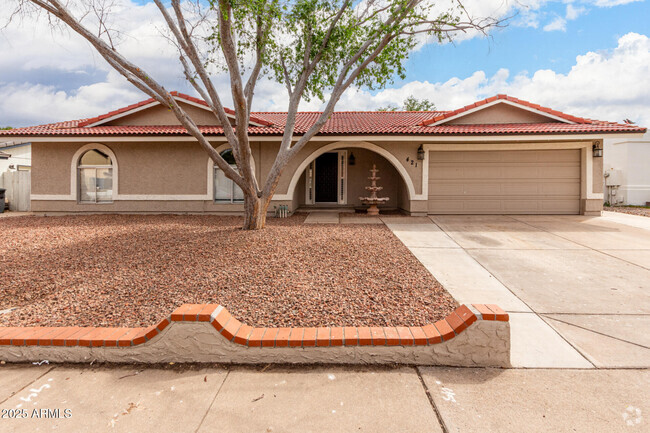 Building Photo - 421 E San Angelo Ave Rental