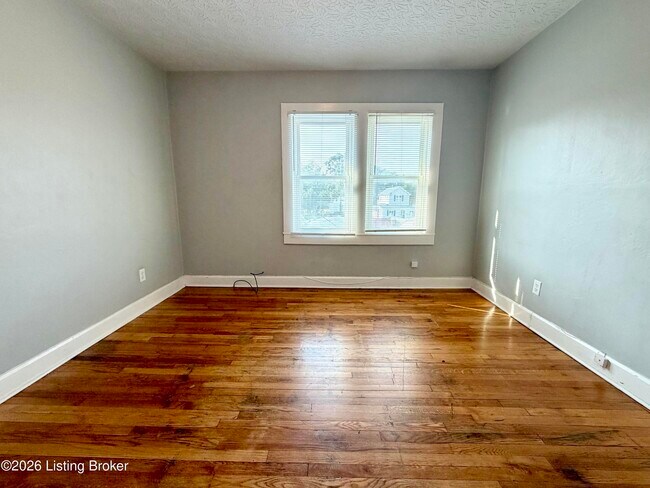 Photo - 121 E 14th St Unidad 4