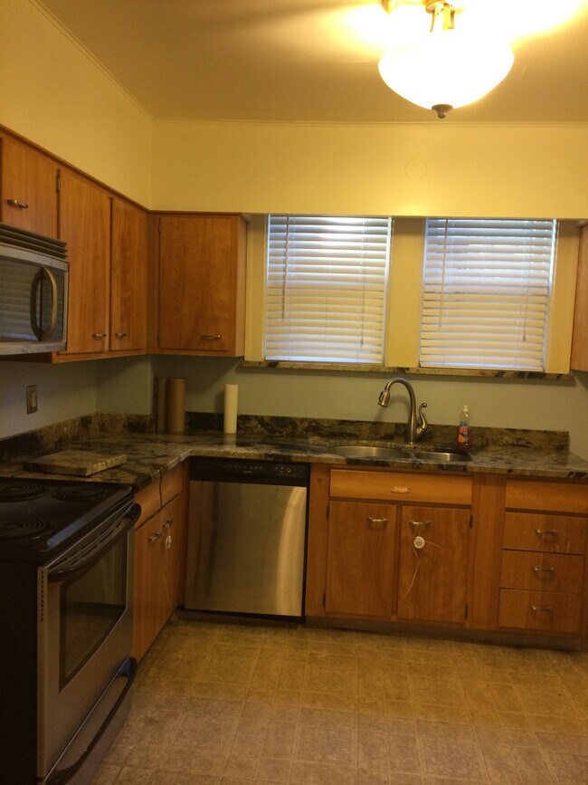 Photo - 2576 Beechwood Blvd Unit Blue Slide Duplex