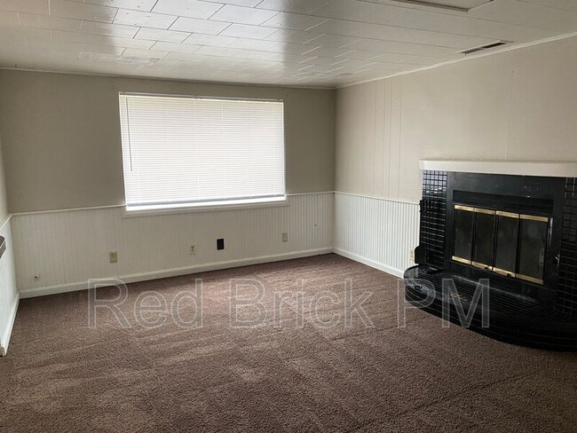 Photo - 800 E 23rd St