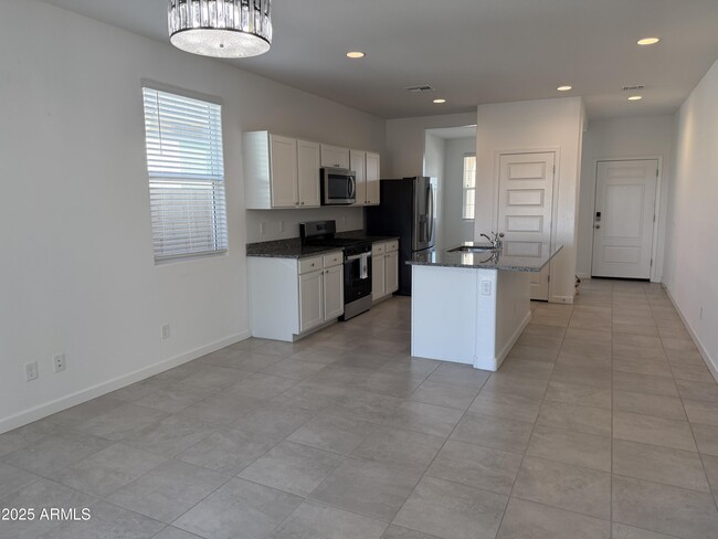 Photo - 40060 W Hillman Dr