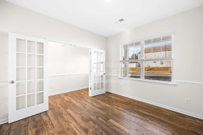 Photo - 4015 Meadow Green Dr
