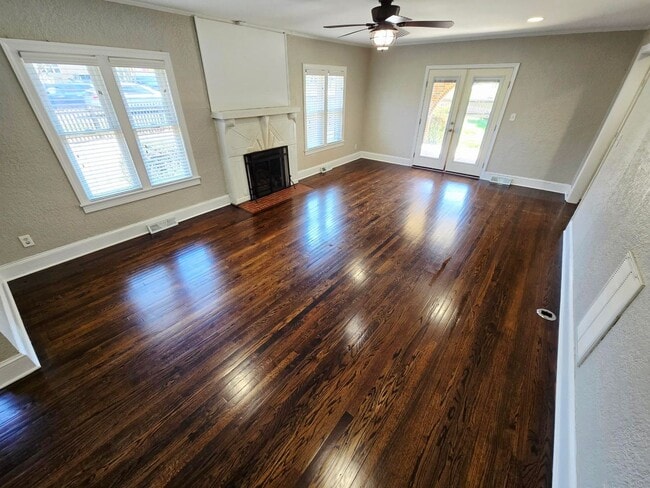 Photo - Charming Brick Home for Rent in Burlington