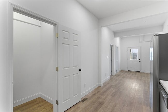 Photo - 2303 Parkview Ave