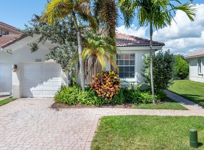 Building Photo - 18650 SW 28th Ct Rental