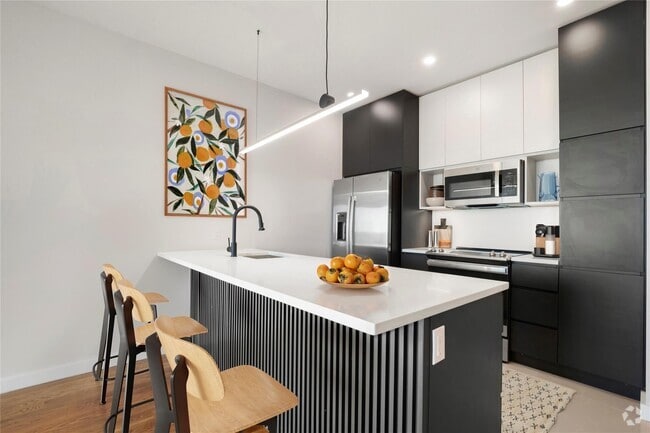 Building Photo - 601 Ridge Hill Boulevard Unit 406 Rental