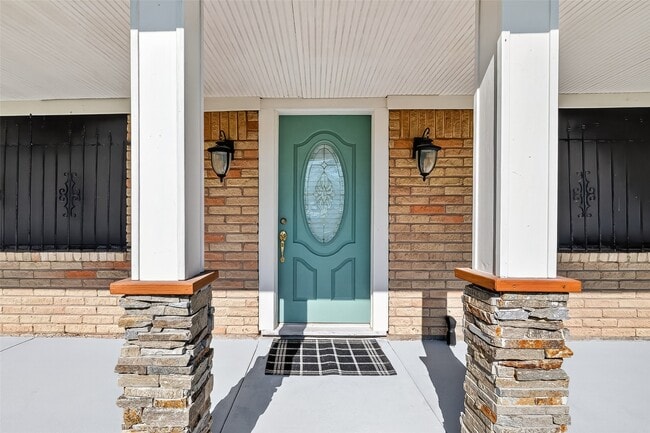 Photo - 16415 1st St