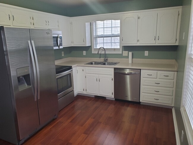 Photo - 239 Senator Dr